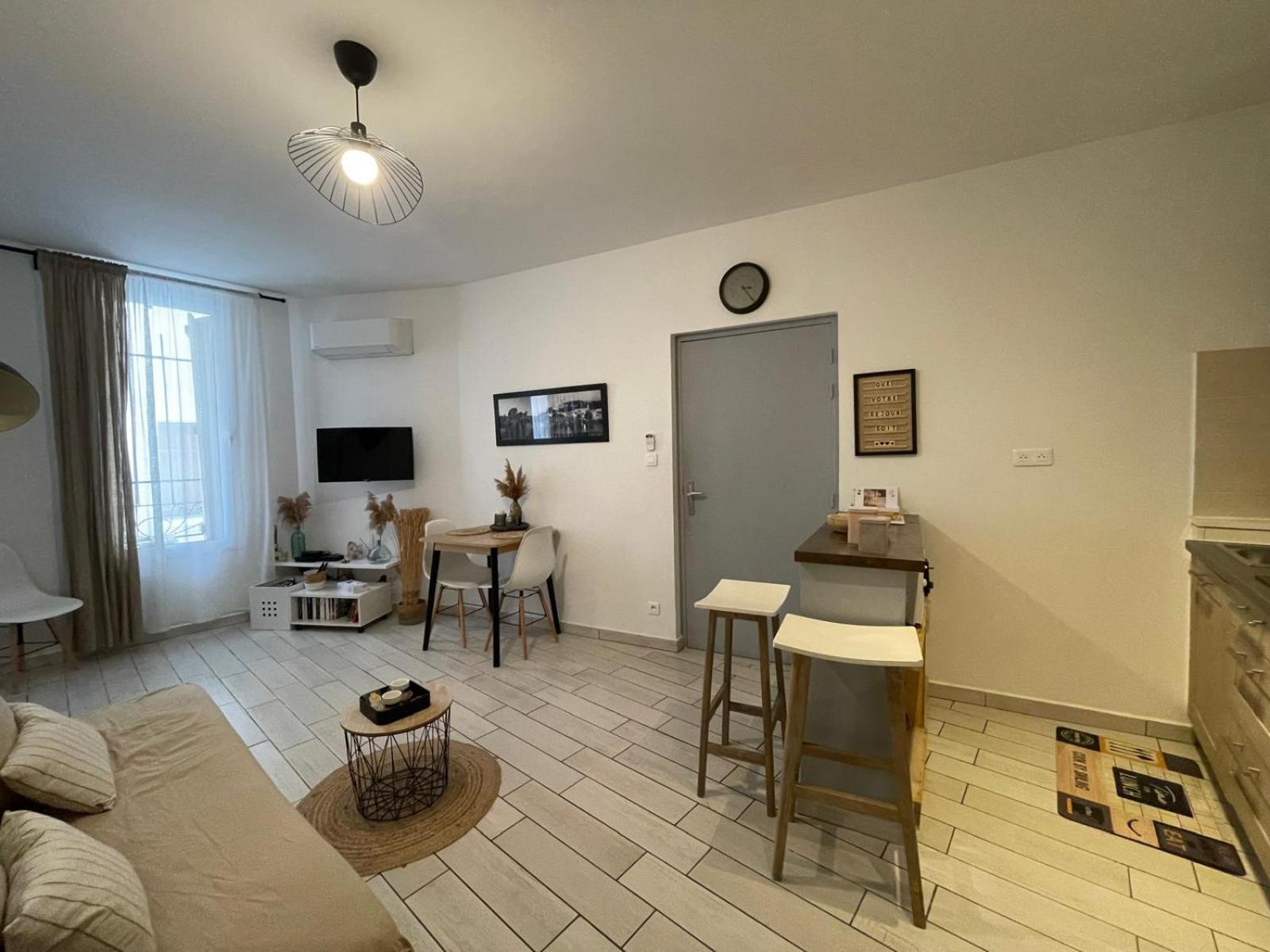 Joli Appartement Hypercentre T2, Classe Meuble De Tourisme 3 Avec Parking Gratuit Béziers Exteriér fotografie