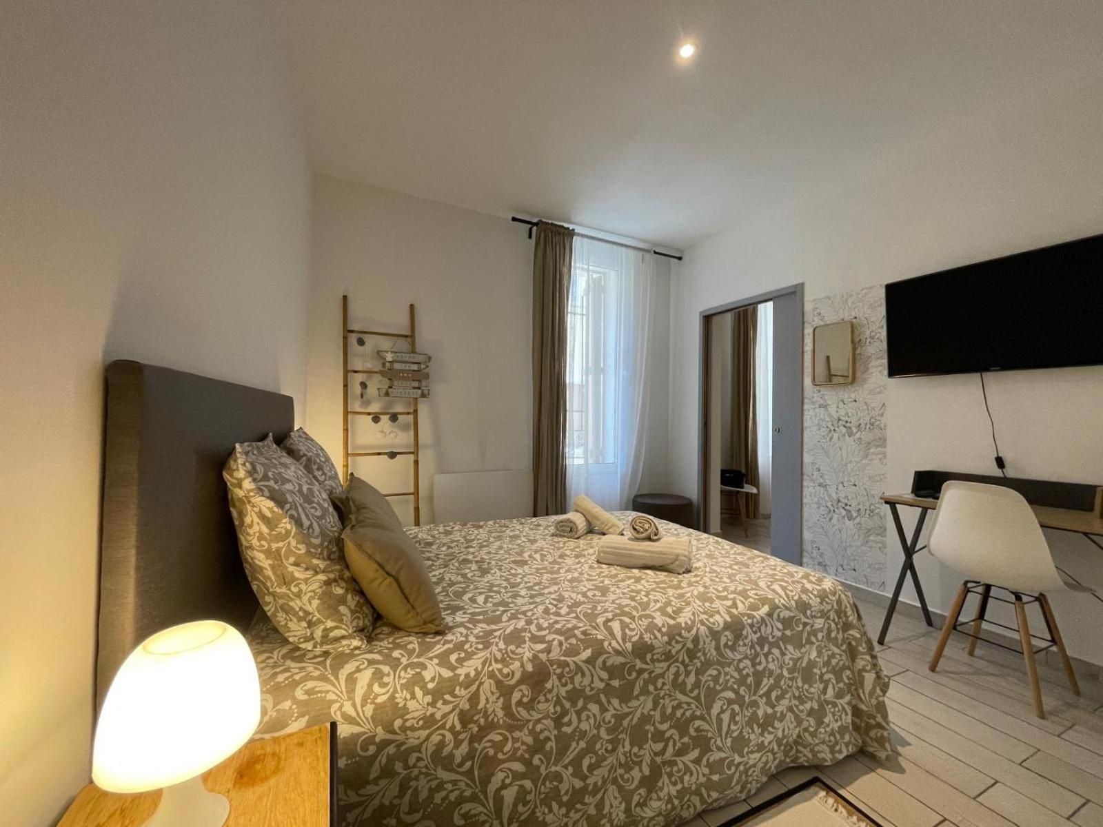 Joli Appartement Hypercentre T2, Classe Meuble De Tourisme 3 Avec Parking Gratuit Béziers Exteriér fotografie